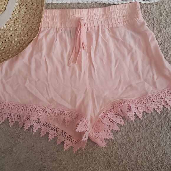 Lace Trim Beach Shorts - Picture 2 of 4